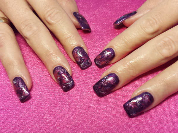 Marmorstyle in Purpur und Violett